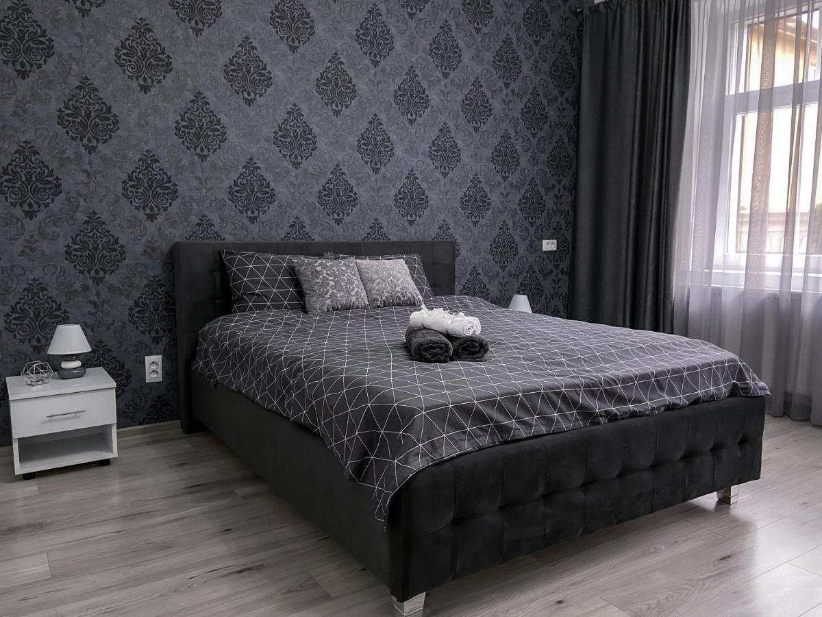 Studio 5 Braşov Buitenkant foto