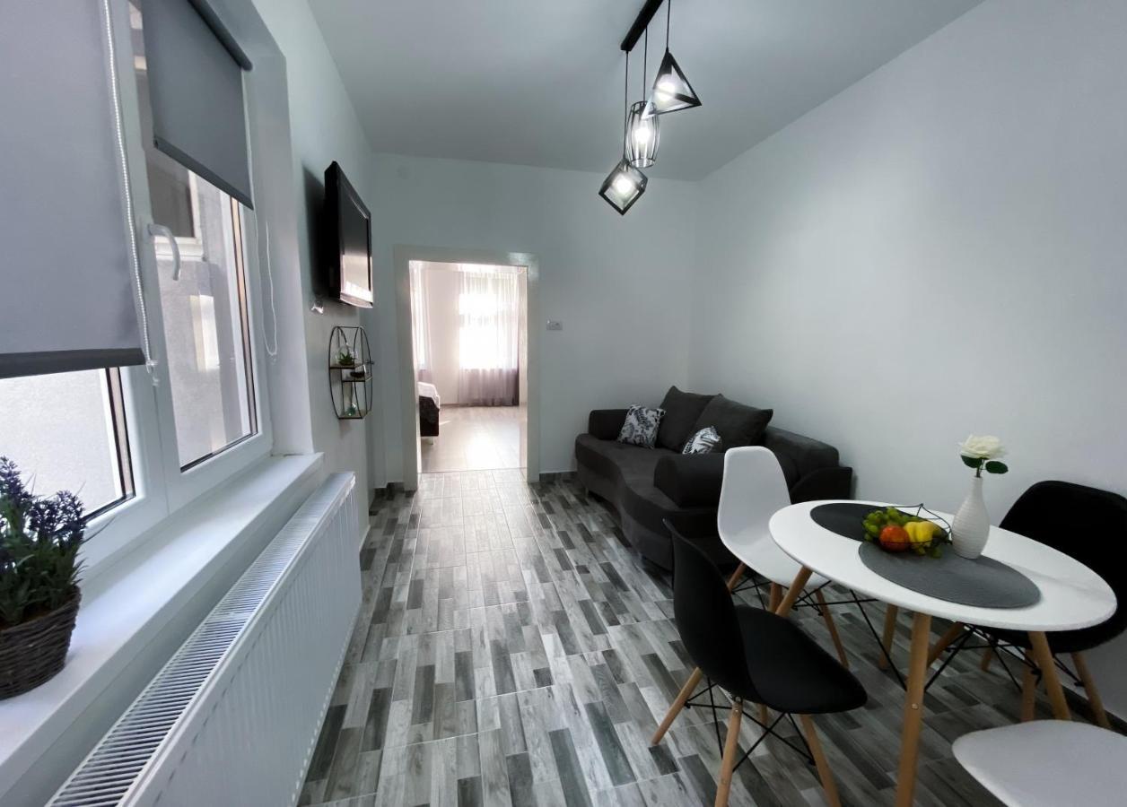 Studio 5 Braşov Buitenkant foto
