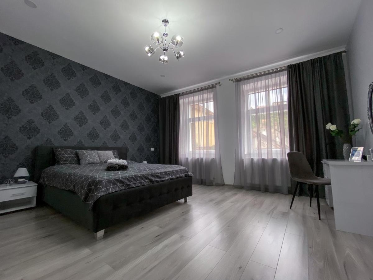 Studio 5 Braşov Buitenkant foto