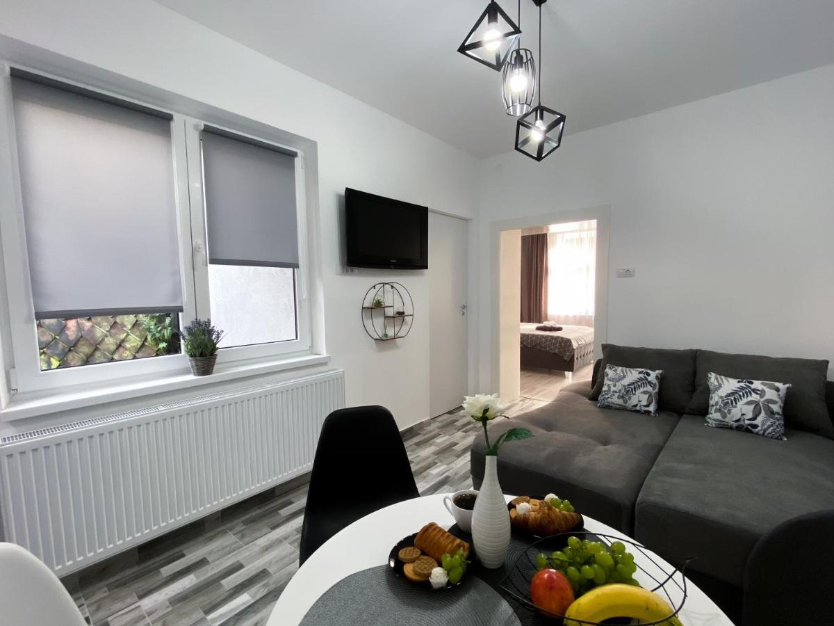 Studio 5 Braşov Buitenkant foto
